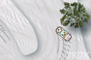 《雪地赛车》游戏画面2