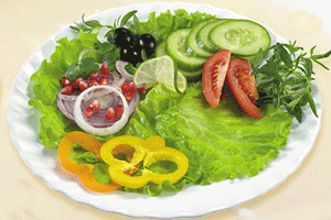 做蔬菜水果沙拉