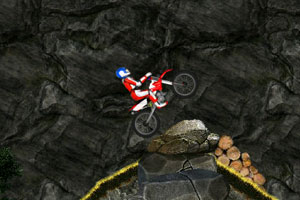 《高地摩托障碍赛》游戏画面1