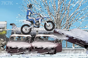 《冬季特技摩托》游戏画面1
