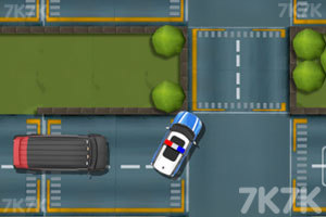 《警车马路停靠》游戏画面3
