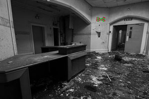 《逃离废弃的医院大楼》游戏画面1
