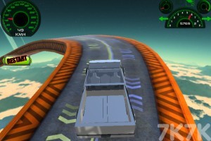 《汽车空中挑战》游戏画面3